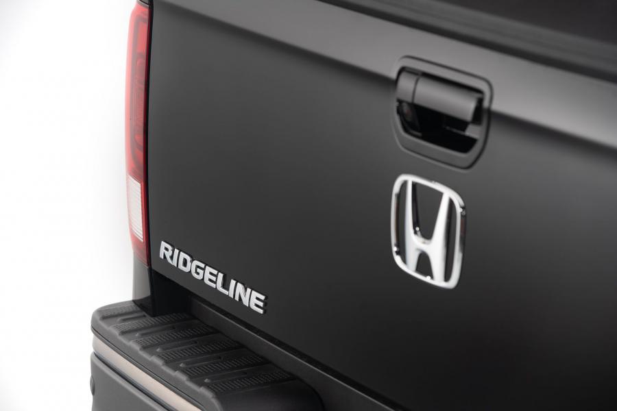 Логотип Honda Ridgeline Rugged Open Air Vehicle Concept 2018 года  (фото 10 из 17)